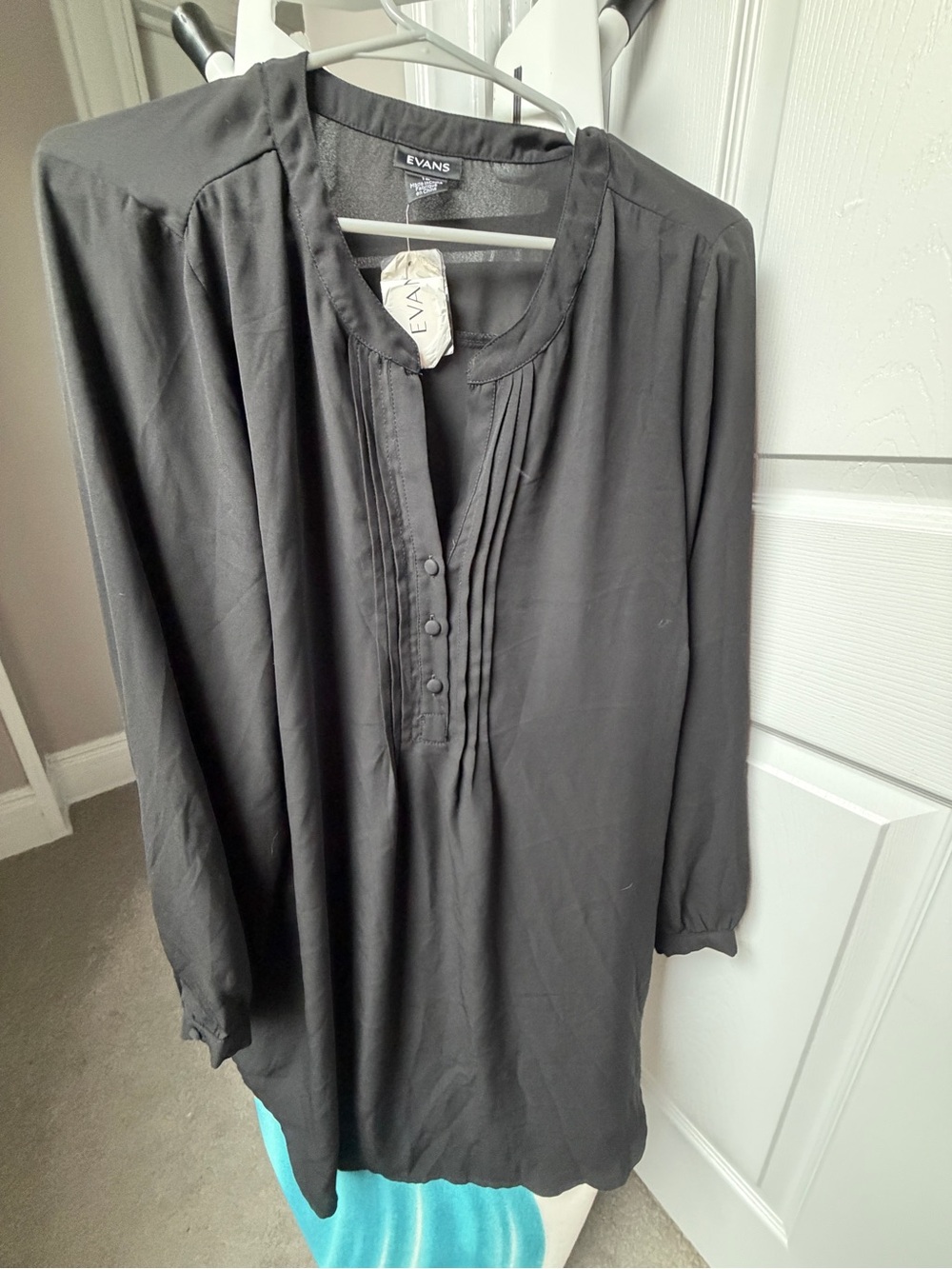 Evans Black Long-Sleeve Pintuck Blouse